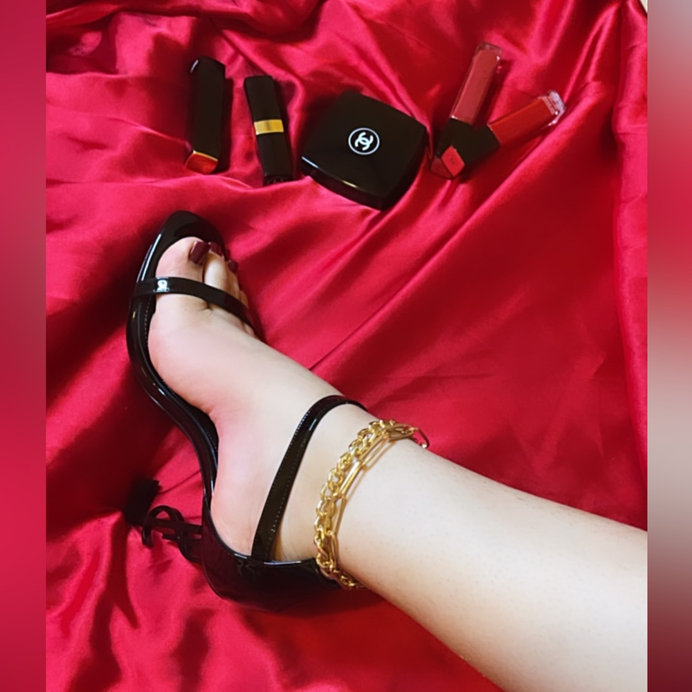 Ysl heels black like new only used once